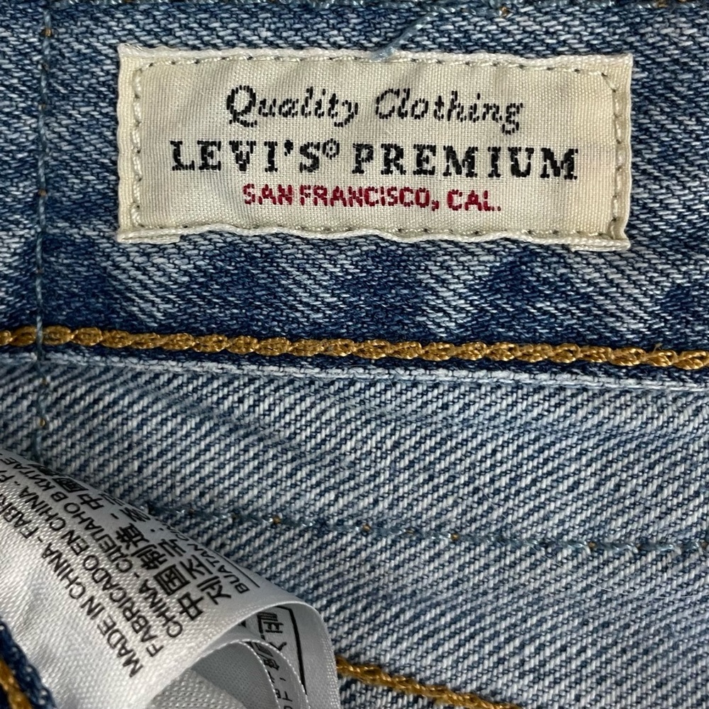 Women's LEVIS Premium Indigo Blue Distressed DENIM Faded CUT OFF Jean SHORTS 27 - Picture 4 of 7